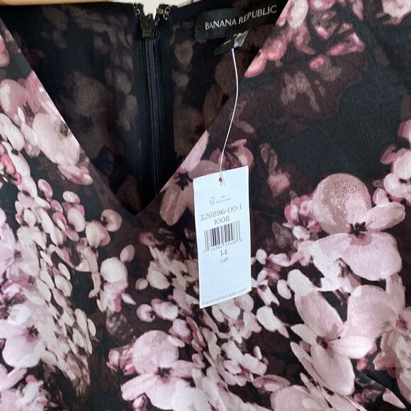 NWT Sleeveless V-neck Floral Shift Dress by BR - Picture 7 of 13